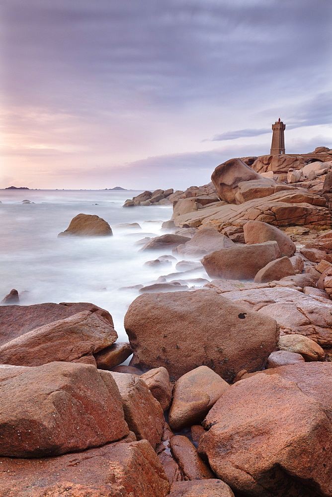 Lighthouse of Meen Ruz, Ploumanach, Cote de Granit Rose, Cotes d'Armor, Brittany, France, Europe 