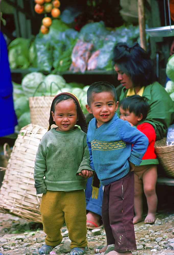 Bontoc children at the Nakubling Market in Luzon, Philippines.