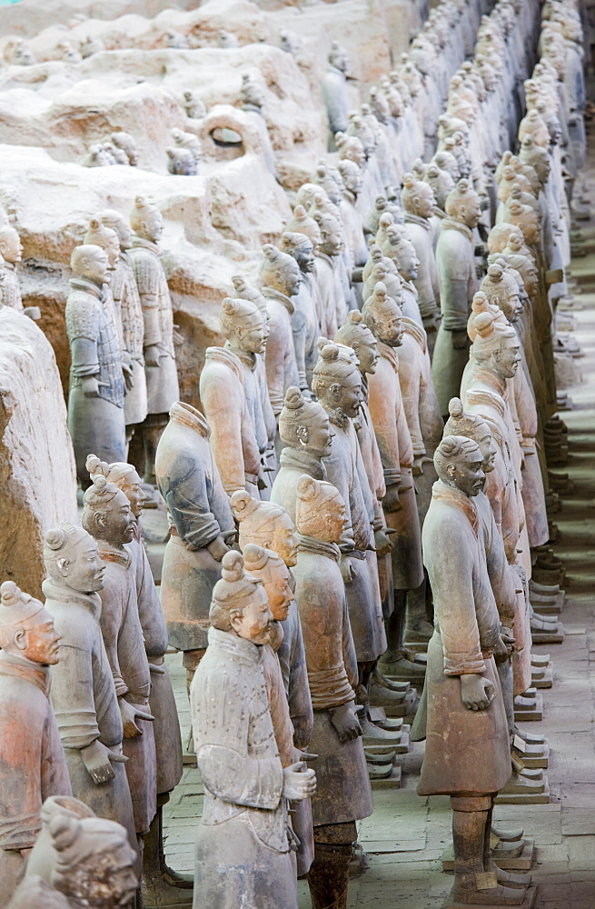 Infantry men figures in Pit 1 at Qin Museum, exhibition halls of Terracotta Warriors, Xian, China