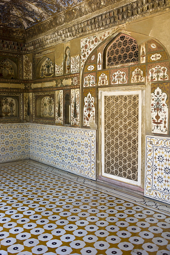 Pietra Dura stone and jewel inlay cut in marble frescoes at Tomb of Etimad Ud Doulah, 17th Century Mughal tomb built 1628, Agra, India