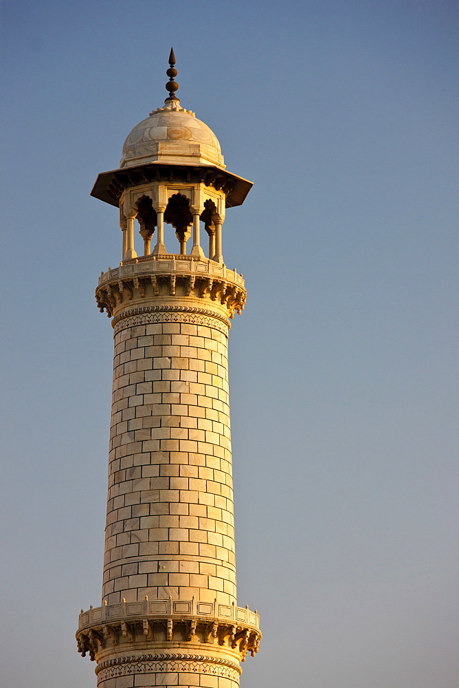 Minaret of The Taj Mahal mausoleum, Uttar Pradesh, India