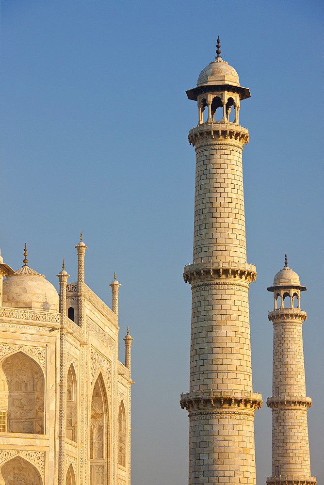 The Taj Mahal mausoleum eastern view detail, Uttar Pradesh, India