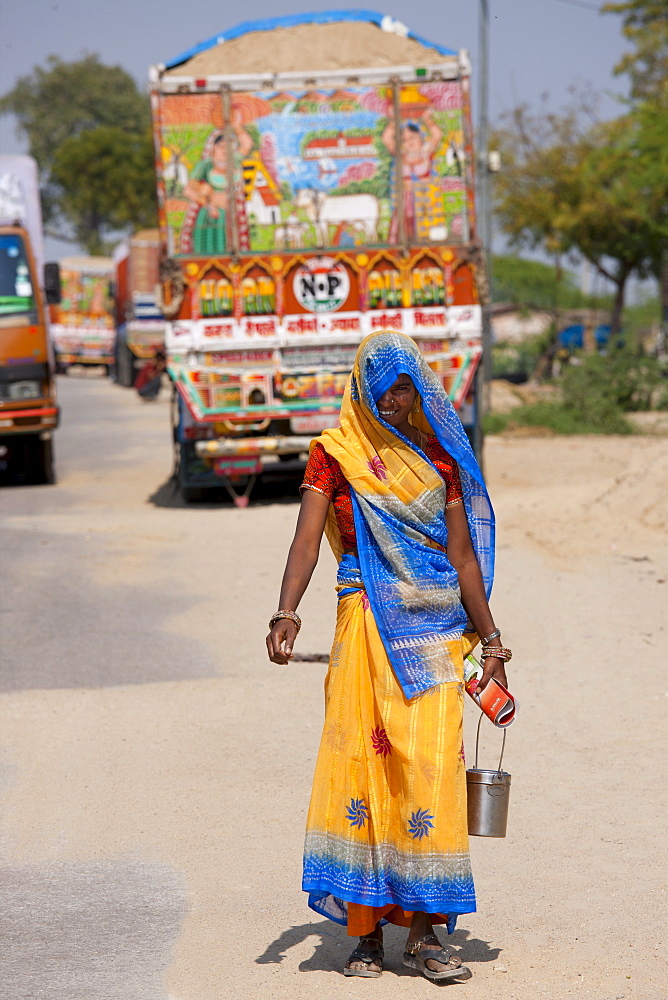 Indian woman at Rasulpura in Sawai Madhopur, Rajasthan, Northern India