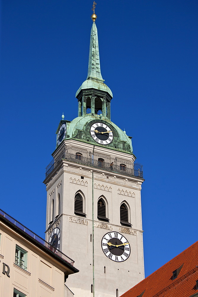 St Peter's Church and tower, Peterskirche, in Rindermarkt, Central Munich, Bavaria, Germany