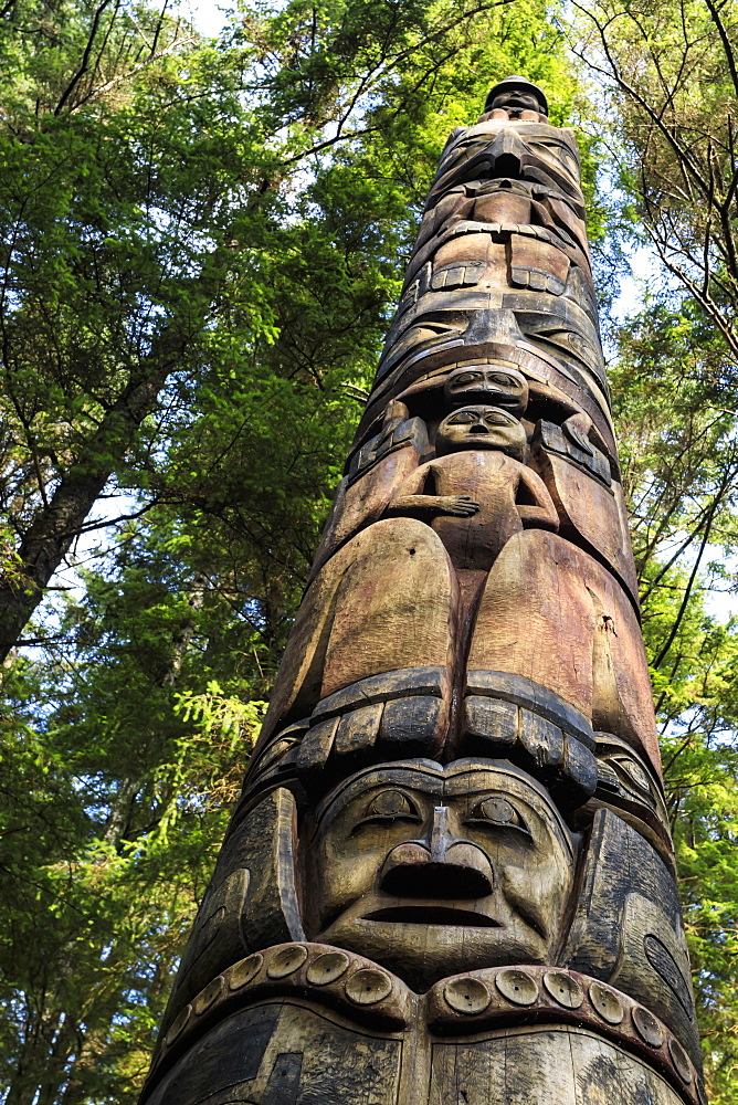 Mosquito Legend Pole, Tlingit totem pole, rainforest, summer, Sitka National Historic Park, Sitka, Baranof Island, Alaska, United States of America, North America