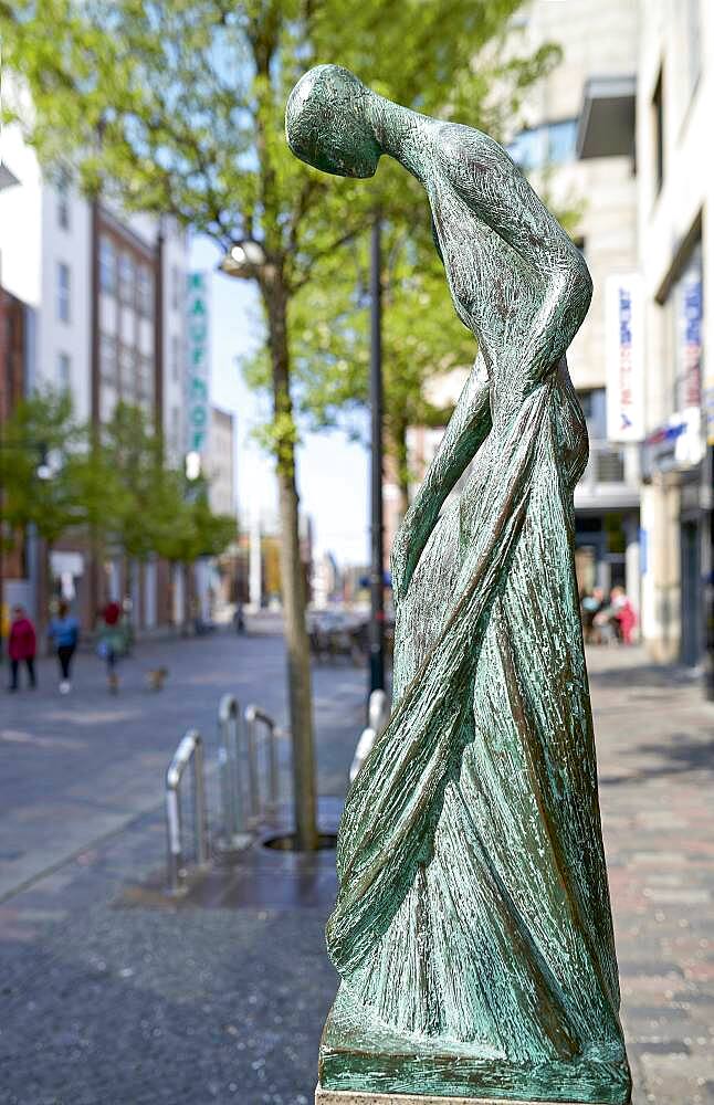 Bronze sculpture 'Der Fluss' (The River) by Dorothea Maroske, Rostock, Germany