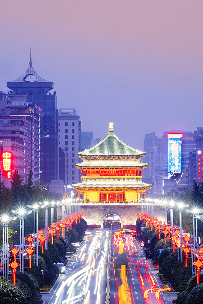 The 14th-century Ming Dynasty Bell Tower, Xian, Shaanxi Province, China, Asia