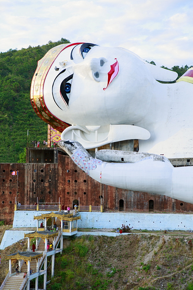 The Win Sein Taw Ya buddha, said to be the largest reclining Buddha image in the world, 30km from Mawlamyine, Mon, Myanmar (Burma), Southeast Asia