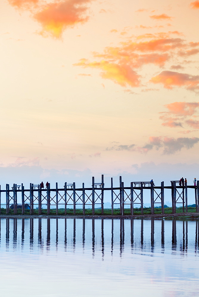 U Bein teak bridge and the Taungthaman Lake near Amarapura, Mandalay, Myanmar (Burma), Southeast Asia