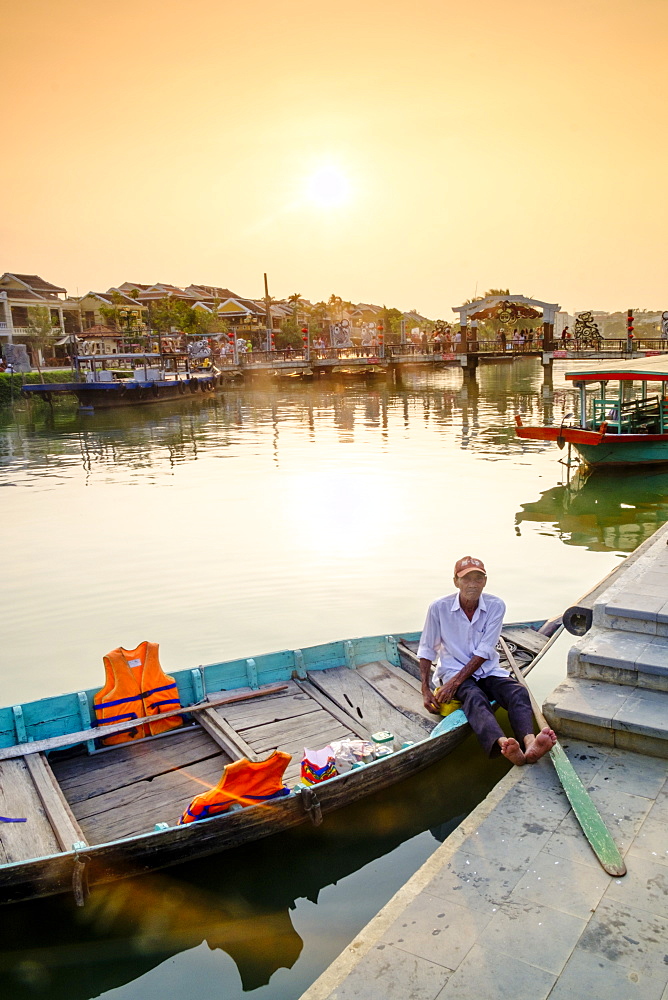 Boat in Hoi An, Vietnam, Indochina, Southeast Asia, Asia