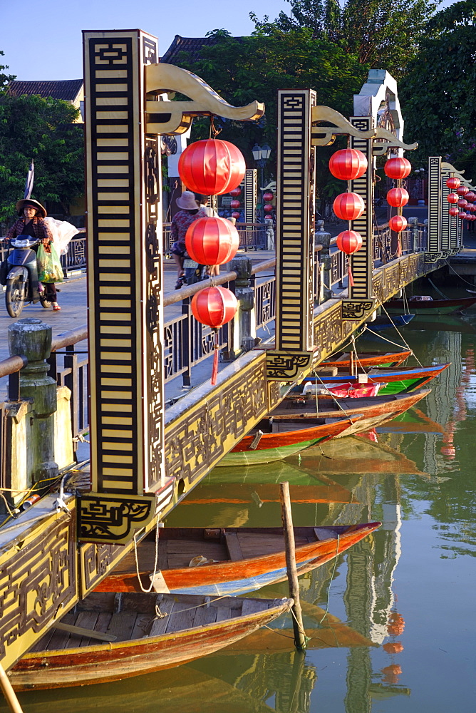 The Lantern Bridge over the Thu Bon River in the historic centre, Hoi An, UNESCO World Heritage Site, Vietnam, Indochina, Southeast Asia, Asia