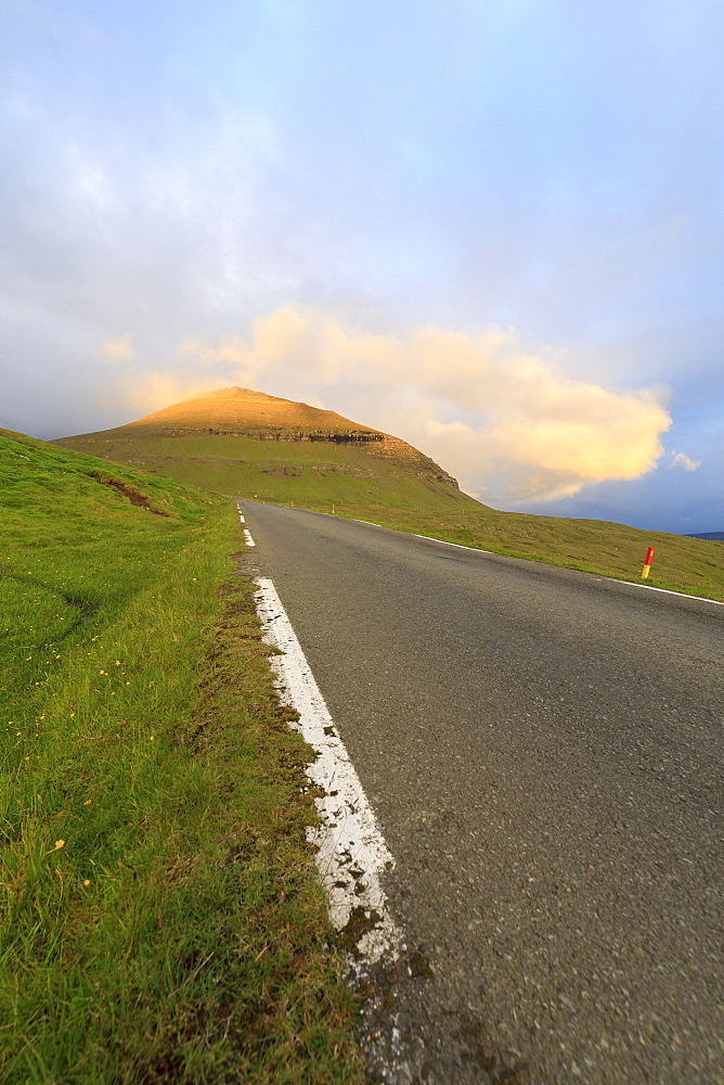 Road to Funningur, Eidi, Eysturoy Island, Faroe Islands, Denmark, Europe