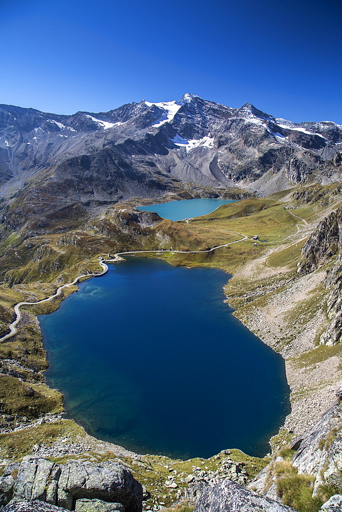 View of Lake Agnel and Lake Serru, Colle del Nivolet, Ceresole Reale, Alpi Graie (Graian Alps), Piedmont, Italy, Europe