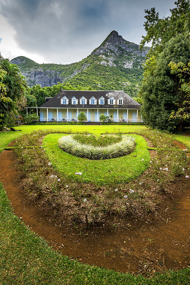 Ornamental gardens of Eureka La Maison Creole colonial house, Montagne Ory, Moka, Mauritius, Indian Ocean, Africa