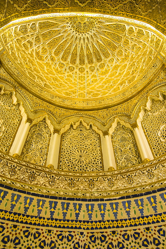 Golden dome inside the magnificent Grand Mosque, Kuwait City, Kuwait, Middle East