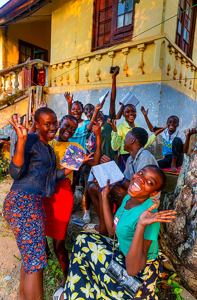 Friendly school girls, Mbanza Ngungu, Democratic Republic of the Congo, Africa