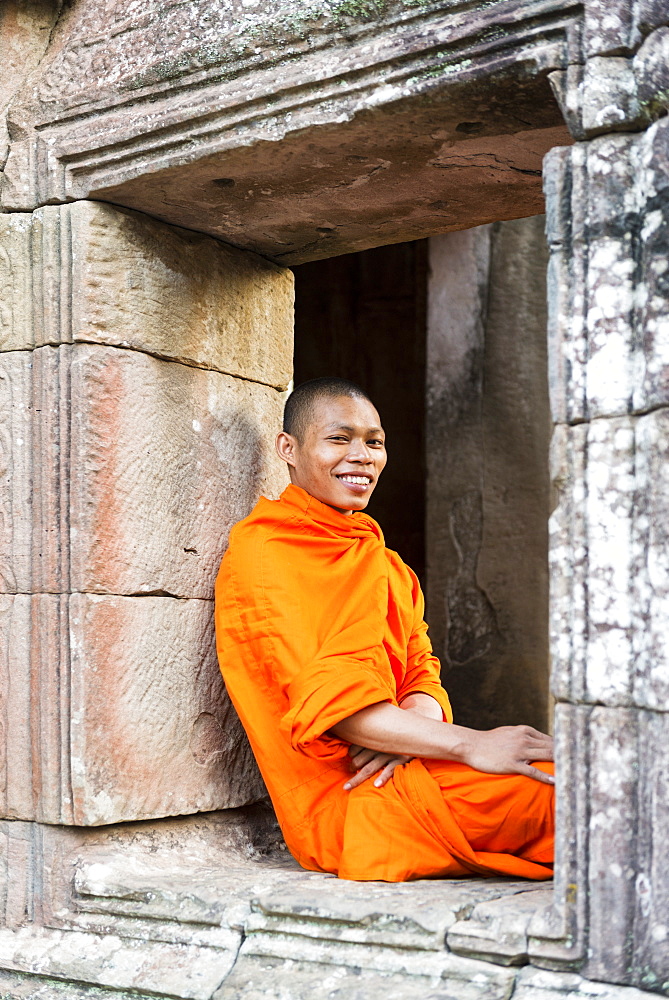 Monk at the Bayon temple, Angkor, UNESCO World Heritage Site, Siem Reap, Cambodia, Indochina, Southeast Asia, Asia