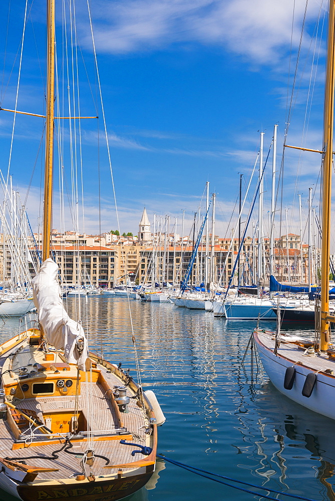 Old port and Notre Dame, Marseille, Bouches du Rhone, Provence, Provence-Alpes-Cote d'Azur, France, Europe