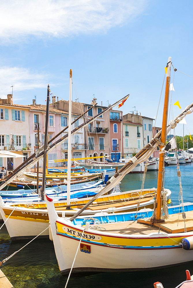 Boats in Martigues port, Bouches-du-Rhone, Provence, Provence-Alpes-Cote d'Azur, France, Europe