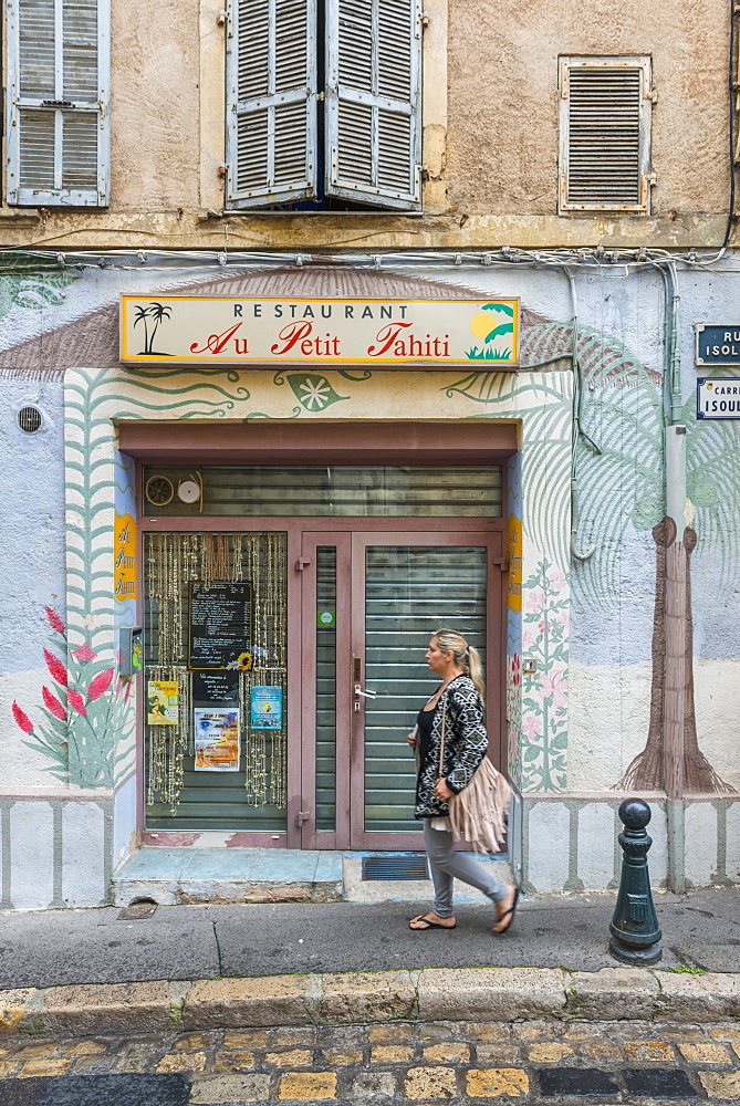 Street scene, Aix en Provence, Bouches du Rhone, Provence, Provence-Alpes-Cote d'Azur, France, Europe