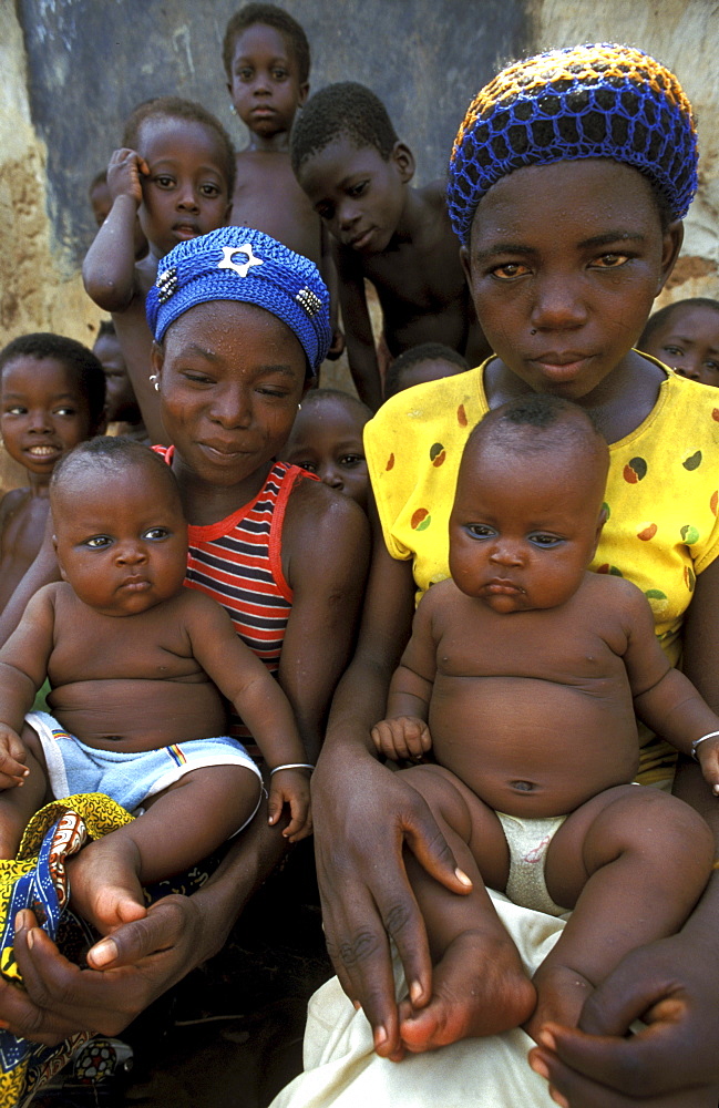 Ghana woman and children bongo village, bolgatanga