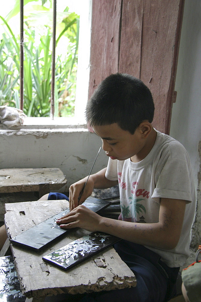 Vietnam mother of pearl inlay training workshop, phuxuyen