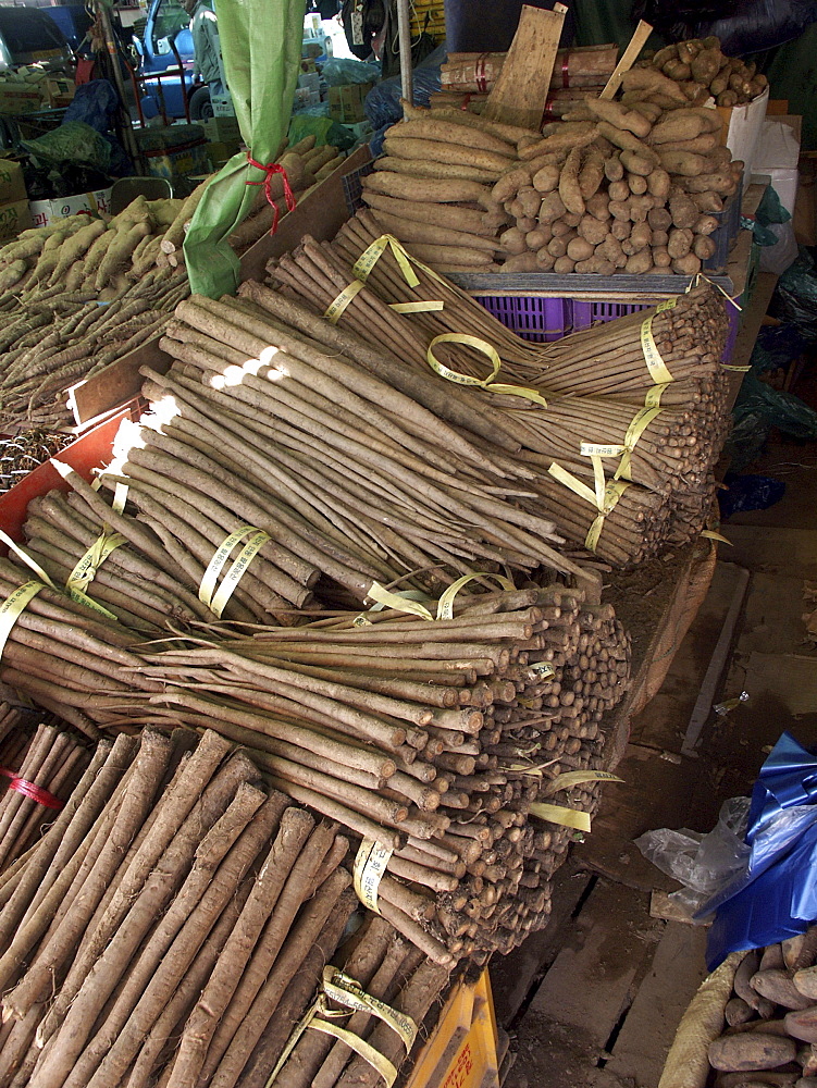 Korea - ginseng on sale at karakan wholesale food market, seoul