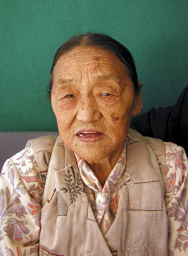 Korea - old lady, seoul