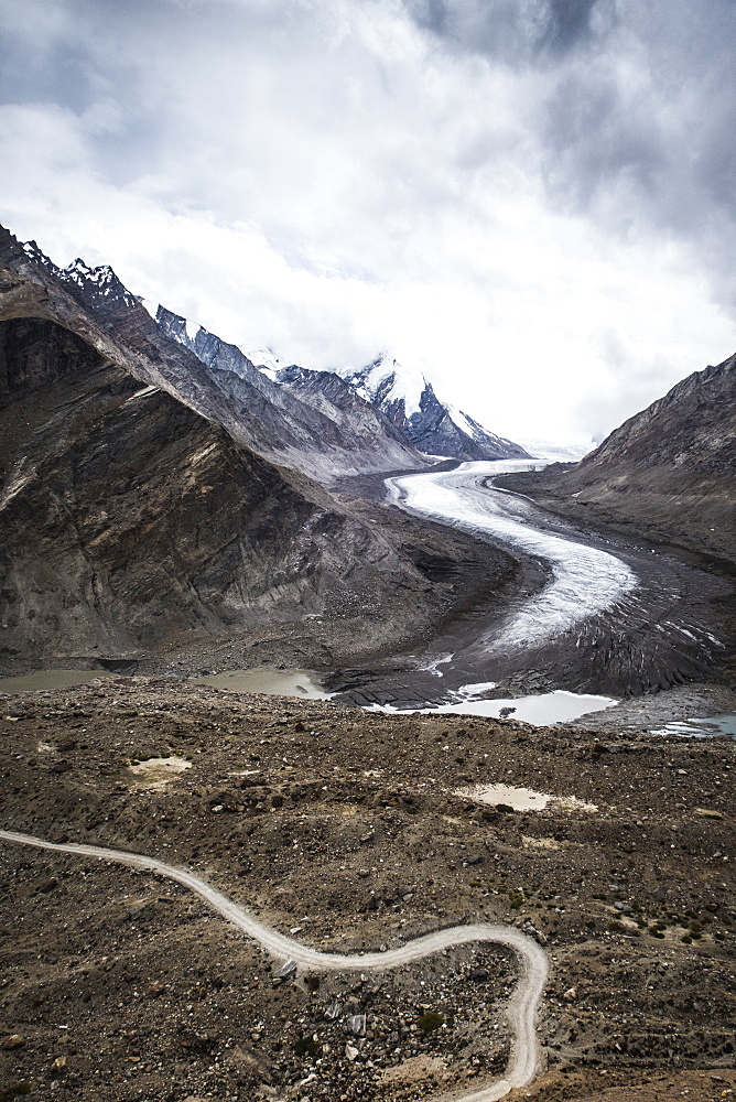 Dropping down from Penzi La, looking at the glacial moraine that feeds into the Stod River, one of the tributaries of the Zanskar River, Ladakh, India, Himalayas, Asia