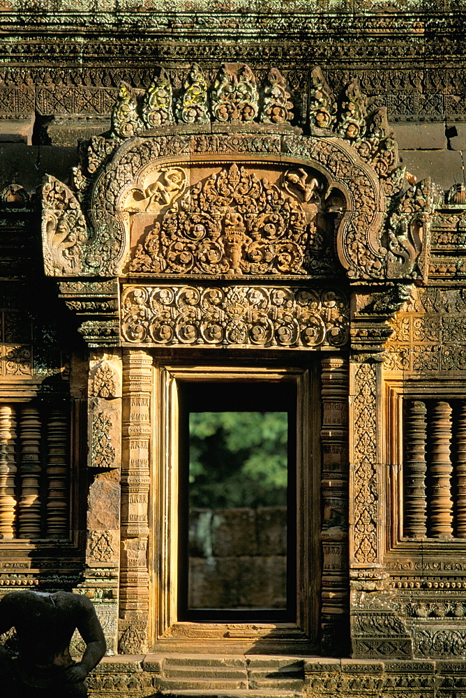 Finely carved doorway within temple of Banteay Srei, founded in 967 AD, Angkor, UNESCO World Heritage Site, Siem Reap, Cambodia, Indochina, Southeast Asia, Asia