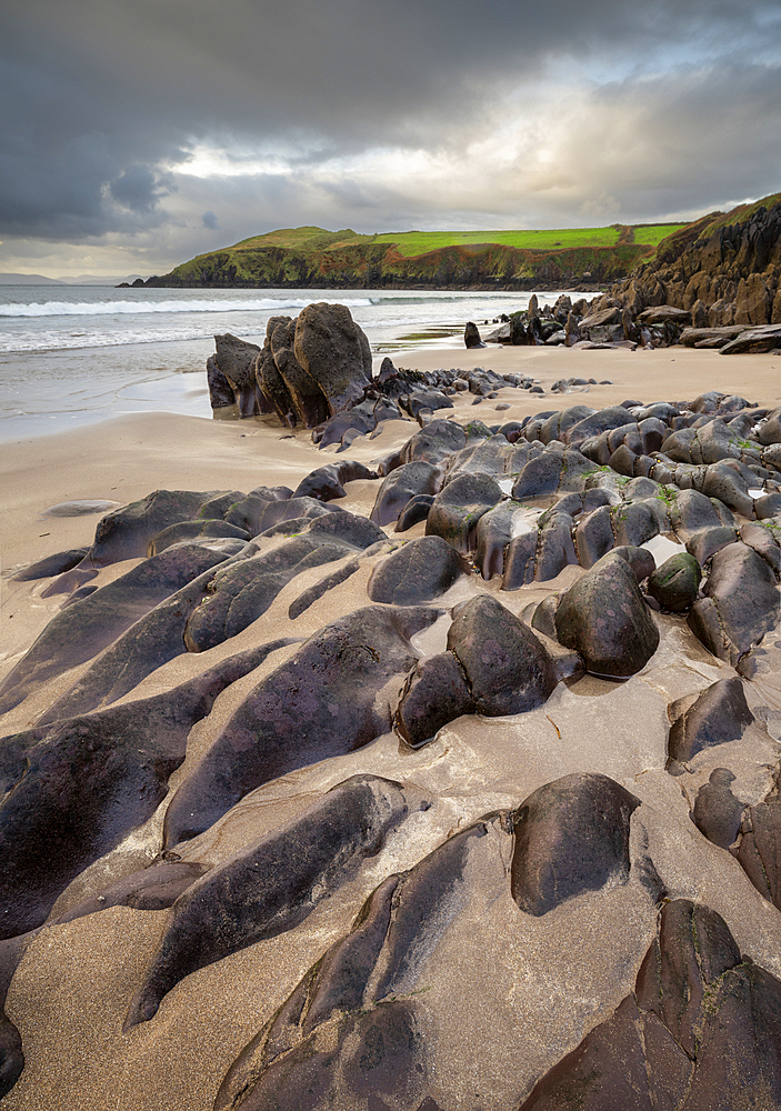 Rock formations on Doonshean Bay Beach, Dingle Peninsula, County Kerry, Munster, Republic of Ireland