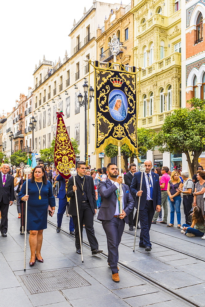 A procession to move the Virgin of Hope of Macarena statue from Seville Cathedral, Seville, Andalucia, Spain, Europe