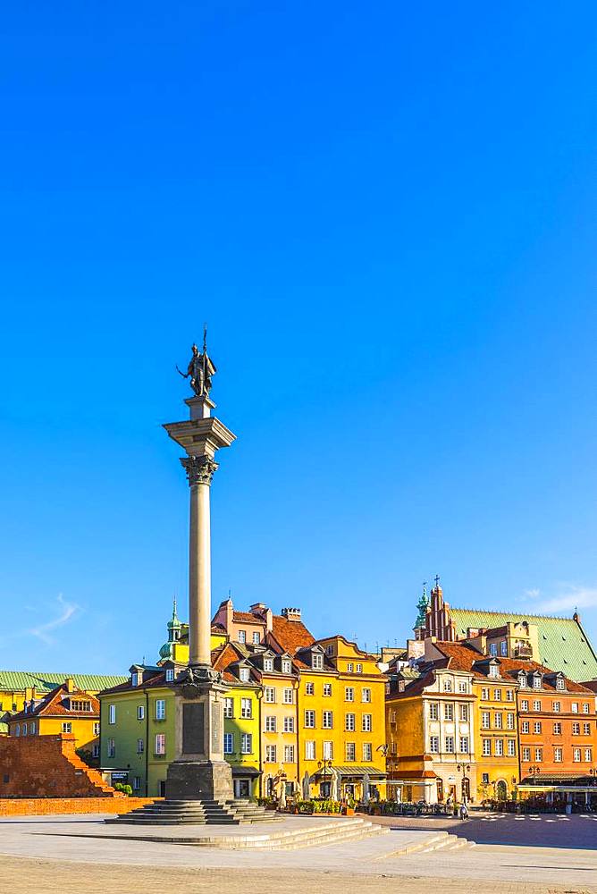 Sigismund's Column and buildings in Plac Zamkowy (Castle Square), Old Town, UNESCO World Heritage Site, Warsaw, Poland, Europe