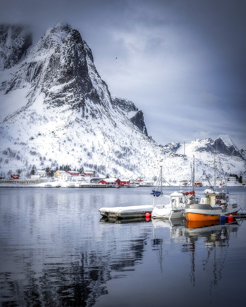 Reine harbour in winter, Lofoten Islands, Nordland, Norway, Scandinavia, Europe