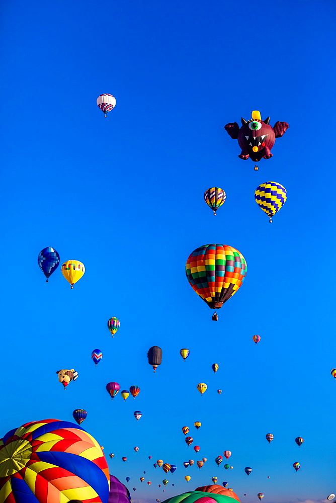 Mass ascension at the Fiesta Hot Air Balloon Festival, Albuquerque, New Mexico, United States of America, North America