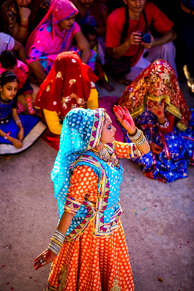 Traditional Radha dance during the Flower Holi Festival, Vrindavan, Uttar Pradesh, India, Asia