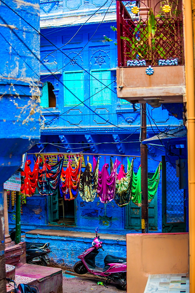 Street scene of the Blue Houses, Jodhpur, the Blue City, Rajasthan, India, Asia