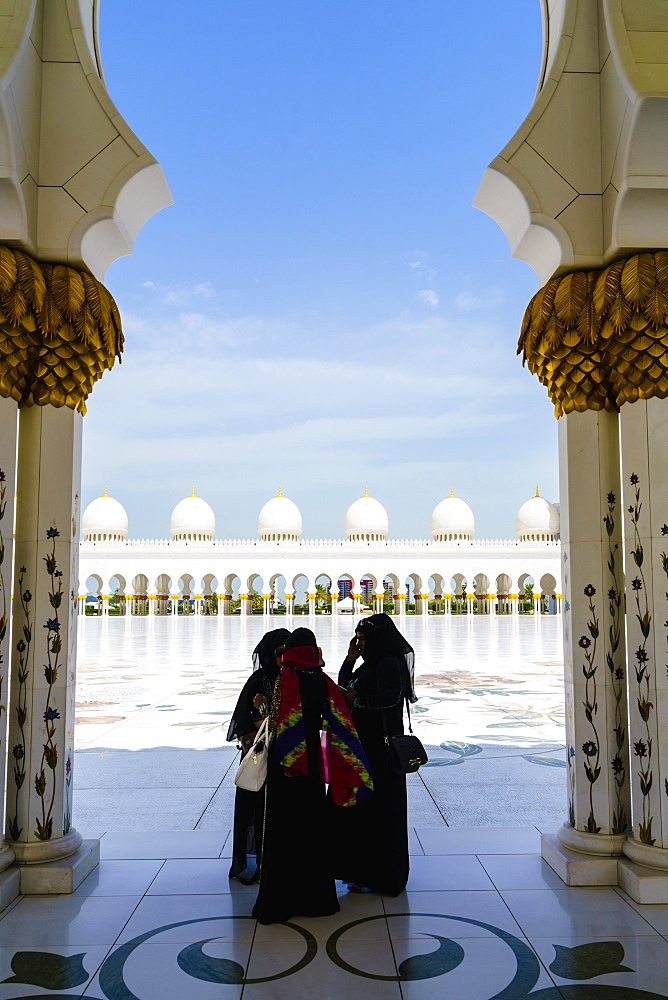 Sheikh Zayed Grand Mosque, Abu Dhabi, United Arab Emirates, Middle East