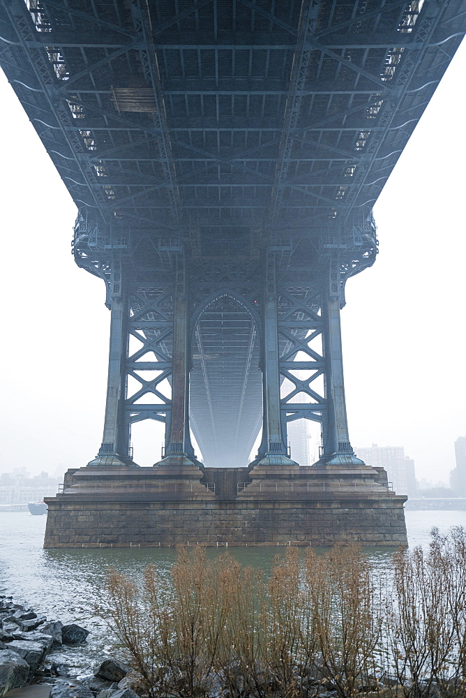 Manhattan Bridge on a cold foggy day, Brooklyn, New York City, United States of America, North America