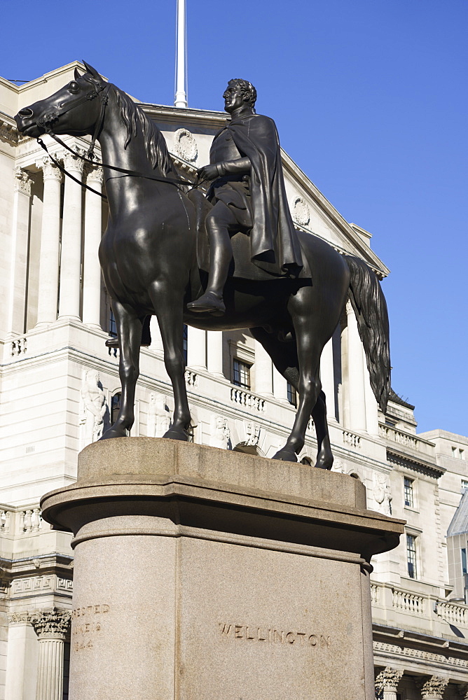 Equestrian statue of the Duke of Wellington outside the Bank of England, City of London, London, England, United Kingdom, Europe