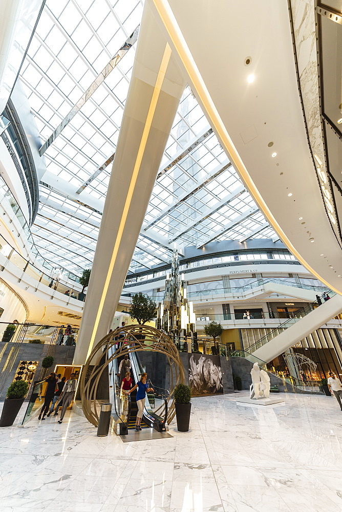 Fashion Avenue in Dubai Mall, the World's largest shopping mall, Dubai, United Arab Emirates, Middle East