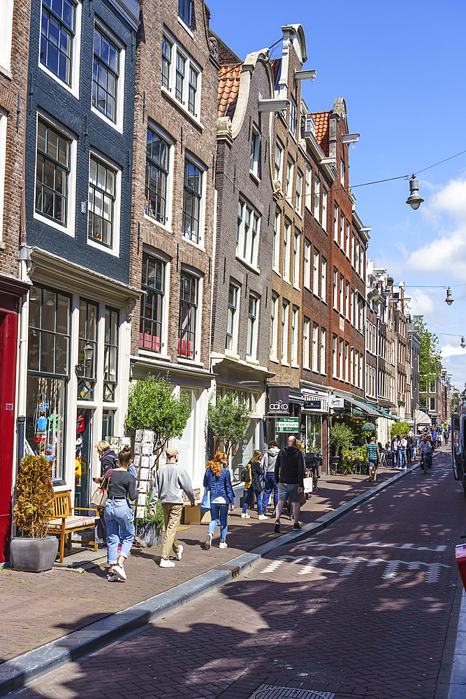 The Nine Streets district (De Negen Straatjes), a neighbourhood of quirky shops and restaurants, Amsterdam, North Holland, The Netherlands, Europe