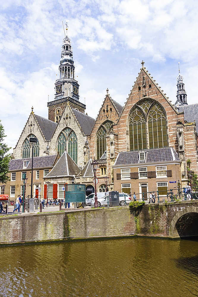 Oude Kerk (Old Church), the oldest building in the city dates from 1306, Amsterdam, North Holland, The Netherlands, Europe