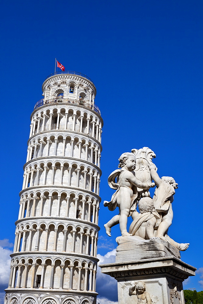 The Leaning Tower of Pisa, campanile or bell tower, Fontana dei Putti, Piazza del Duomo, UNESCO World Heritage Site, Pisa, Tuscany, Italy, Europe