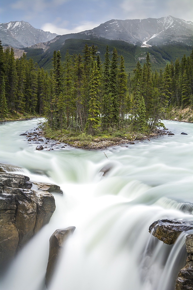 Sunwapta Falls in Jasper National Park, UNESCO World Heritage Site, Alberta, Canada, North America