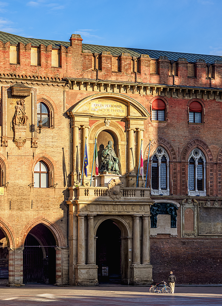 Palazzo d'Accursio, detailed view, Piazza Maggiore, Bologna, Emilia-Romagna, Italy, Europe