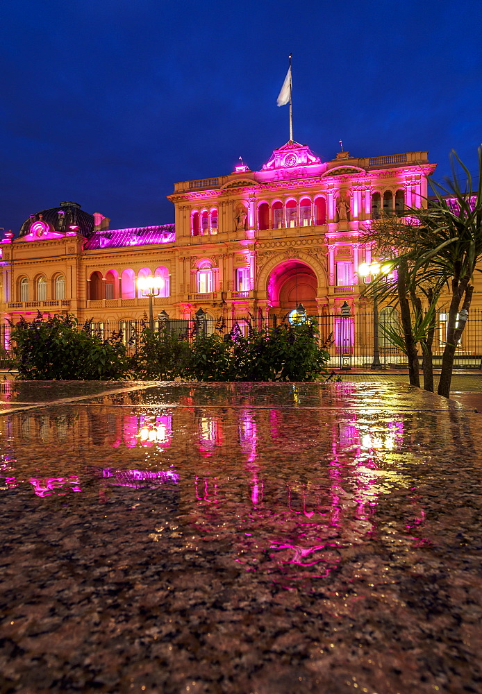 Twilight view of the Casa Rosada on Plaza de Mayo, Monserrat, City of Buenos Aires, Buenos Aires Province, Argentina, South America