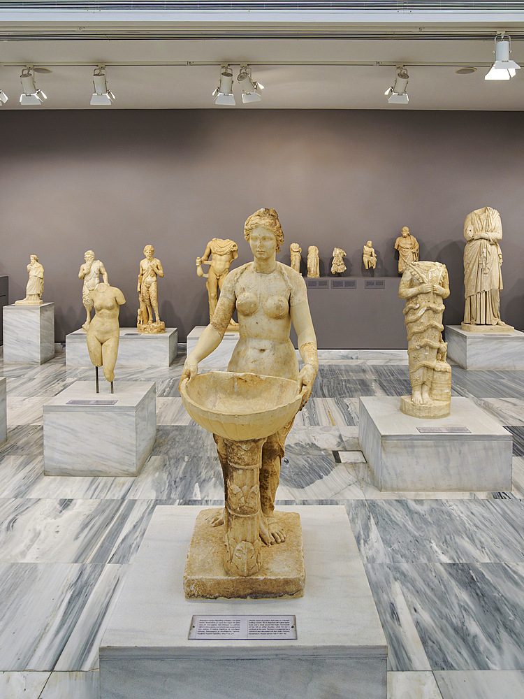 Sculptures at Heraklion Archaeological Museum, interior, City of Heraklion, Crete, Greek Islands, Greece, Europe