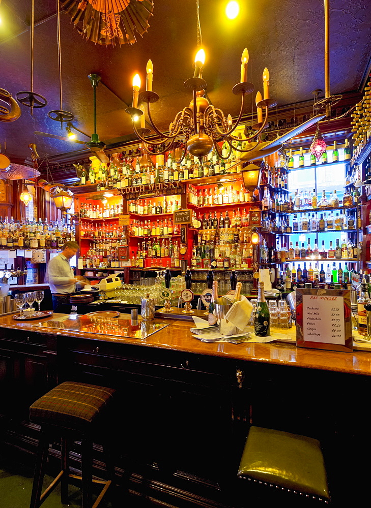 Interior view of the Canny Man's Pub, Edinburgh, Lothian, Scotland, United Kingdom, Europe