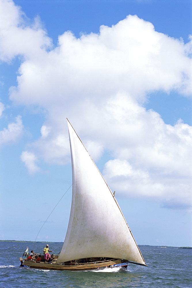 Dhow in the Indian Ocean, Lamu Island, Kenya, East Africa, Africa